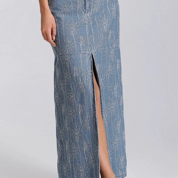 NEW HOUSE OF HARLOW 1960 Floral Embroidered Denim Midi Skirt Douro Wash 264mn - Picture 6 of 8